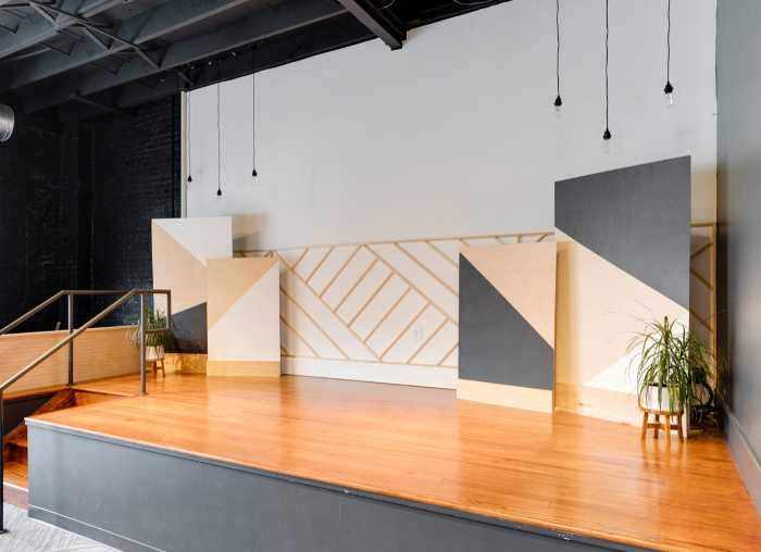 Deco shape design for small stage