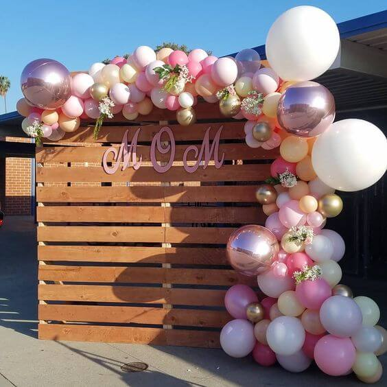 Pink Baloons For Mothers Day Photos